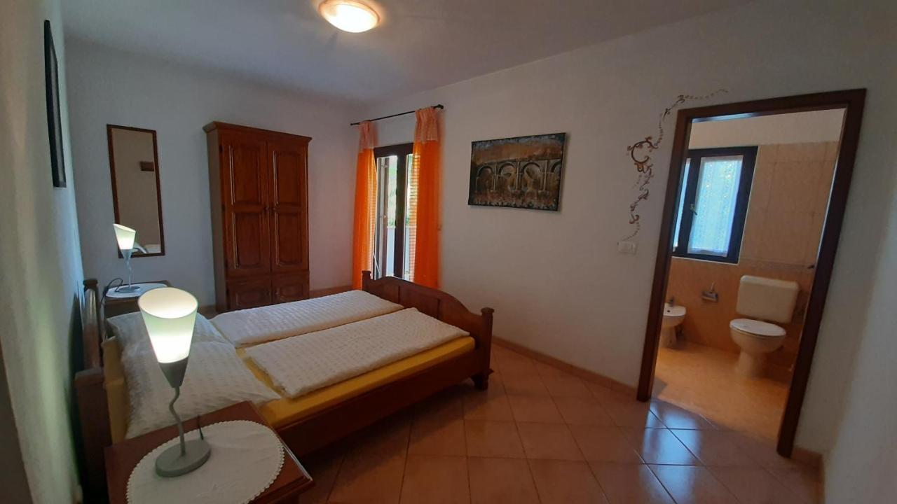 Villa Linet Funtana Exterior photo