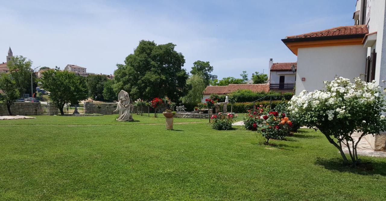 Villa Linet Funtana Exterior photo