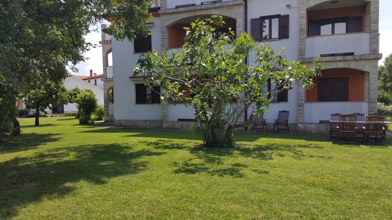 Villa Linet Funtana Exterior photo