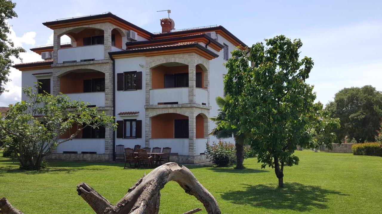Villa Linet Funtana Exterior photo