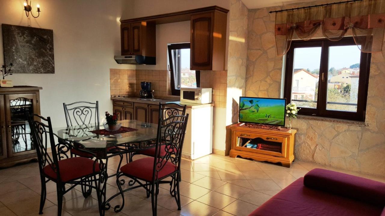 Villa Linet Funtana Exterior photo